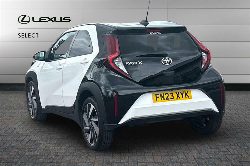 Toyota Aygo X 1.0 Vvt-i Edge Black #3
