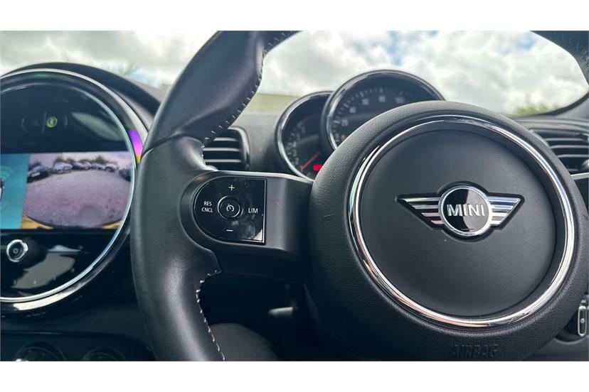 Mini Clubman  Black #16