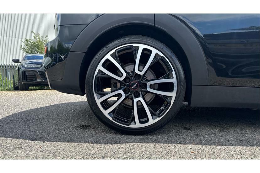 Mini Clubman  Black #13