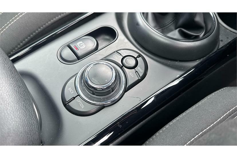 Mini Clubman  Black #18