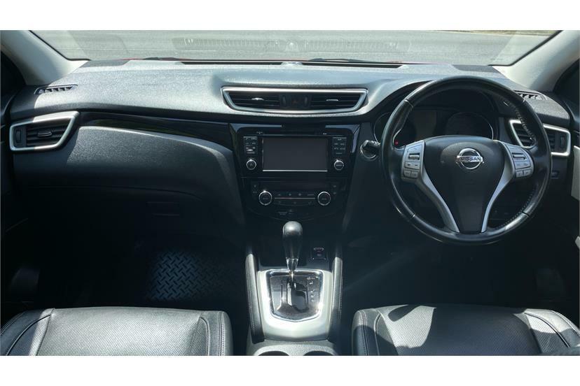 Nissan Qashqai 1.6 Dci Tekna Xtronic Red #4