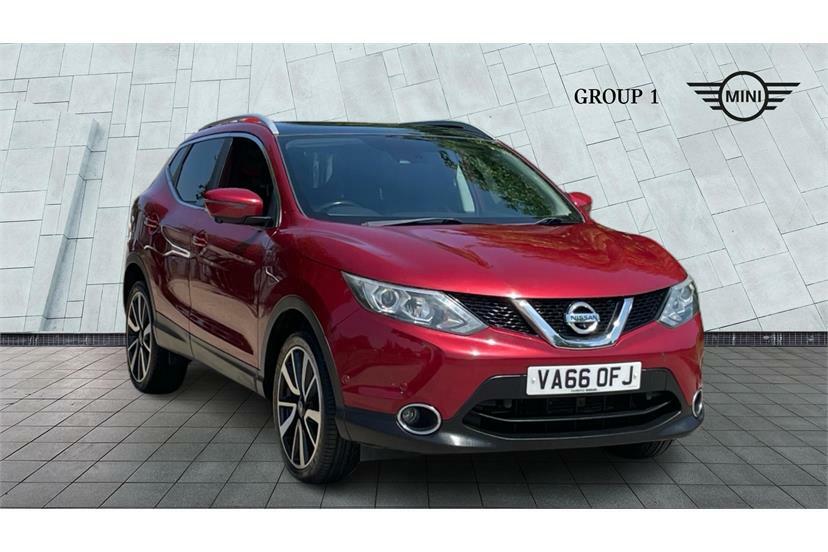 Nissan Qashqai 1.6 Dci Tekna Xtronic Red