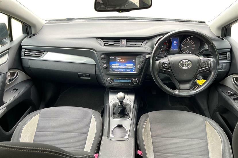 Toyota Avensis 1.6D Business Edition Black #6