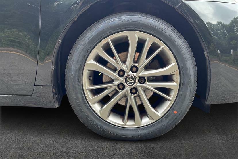 Toyota Avensis 1.6D Business Edition Black #5