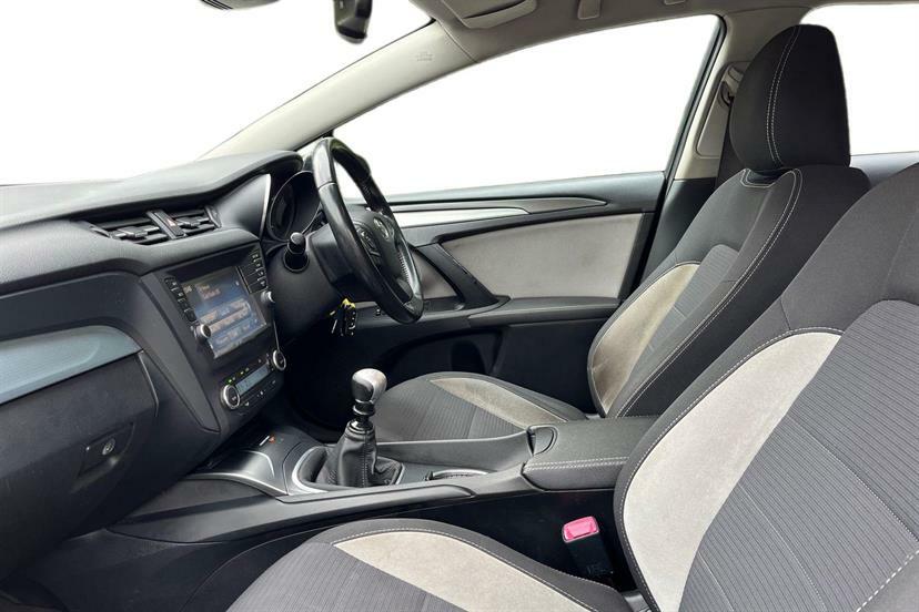 Toyota Avensis 1.6D Business Edition Black #2