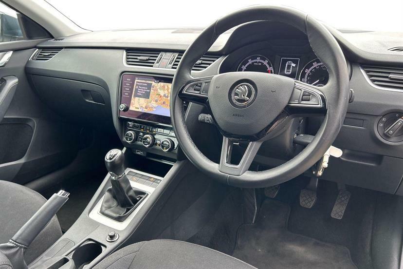 Skoda Octavia 1.0 Tsi Se Technology Black #4