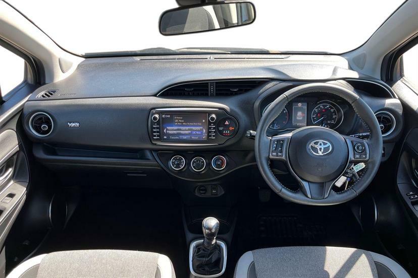 Toyota Yaris 1.5 Vvt-i Y20 Bi-tone Silver #6