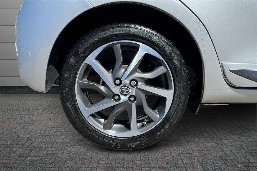 Toyota Yaris 1.5 Vvt-i Y20 Bi-tone Silver #5