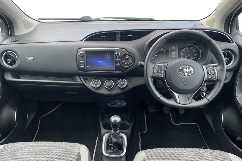 Toyota Yaris 1.5 Vvt-i Y20 Bi-tone White #4