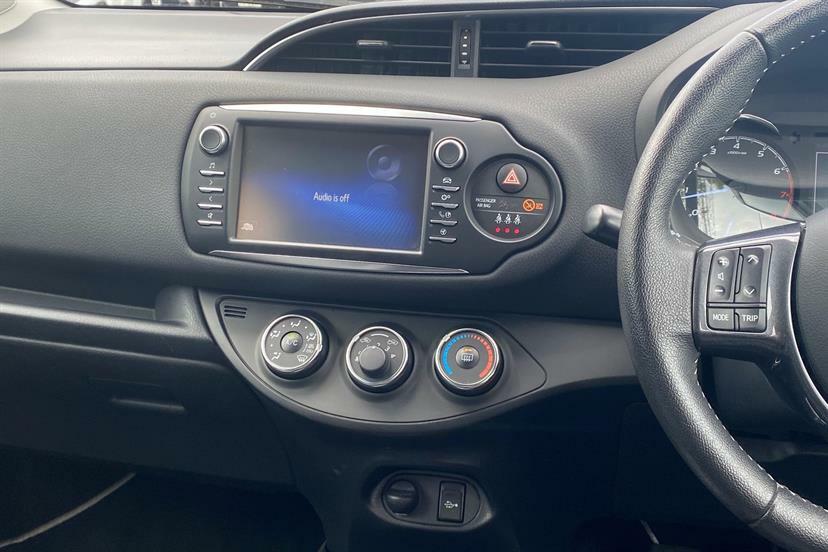 Toyota Yaris 1.5 Vvt-i Y20 Bi-tone White #6