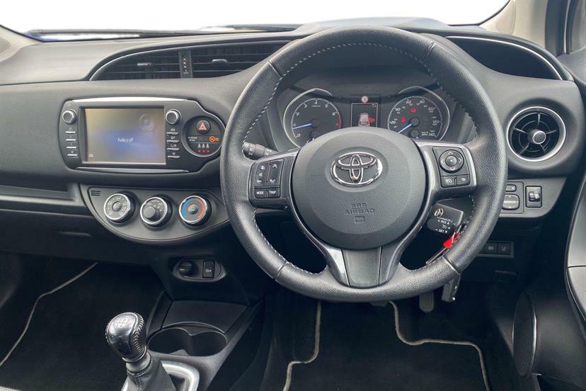 Toyota Yaris 1.5 Vvt-i Y20 Bi-tone White #5