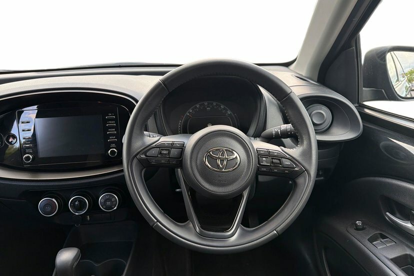 Toyota Aygo X 1.0 Vvt-i Pure Hatchback X-shift 72 Ps RJ73BHN Black #6