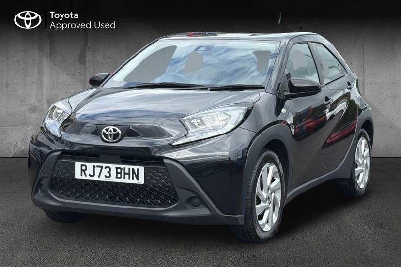 Toyota Aygo X 1.0 Vvt-i Pure Black #3