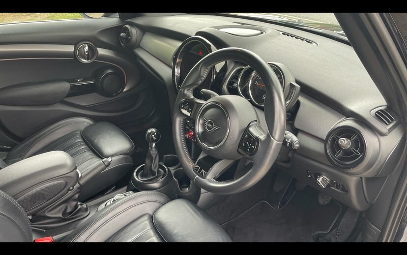 Mini Hatch 5-Door Hatch Cooper Exclusive AV22CZB Black #6