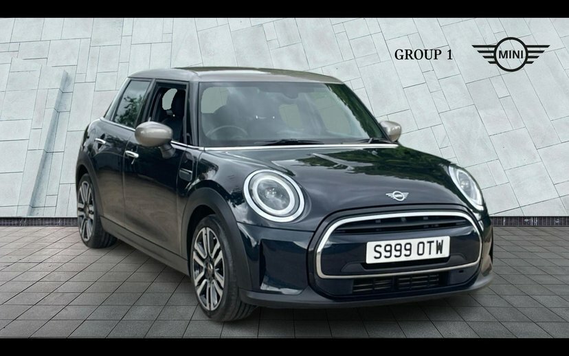 Mini Hatch 5-Door Hatch Cooper Exclusive AV22CZB Black