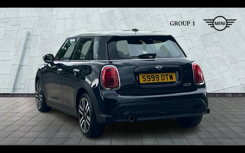 Mini Hatch 5-Door Hatch Cooper Exclusive AV22CZB Black #2