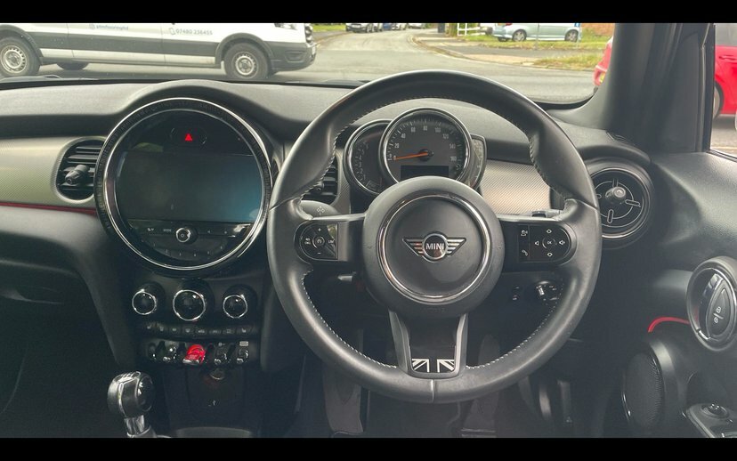 Mini Hatch 5-Door Hatch Cooper Exclusive AV22CZB Black #5