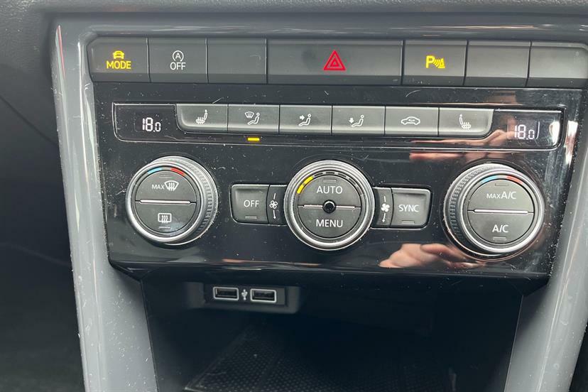 Volkswagen T-Roc Black #20