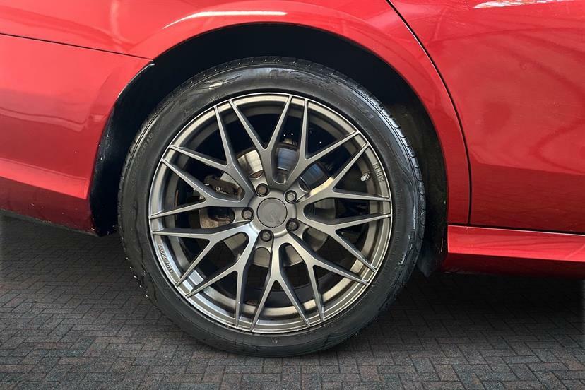 Mercedes-Benz E Class E220d 4Matic Amg Line Premium 9G-tronic Red #5