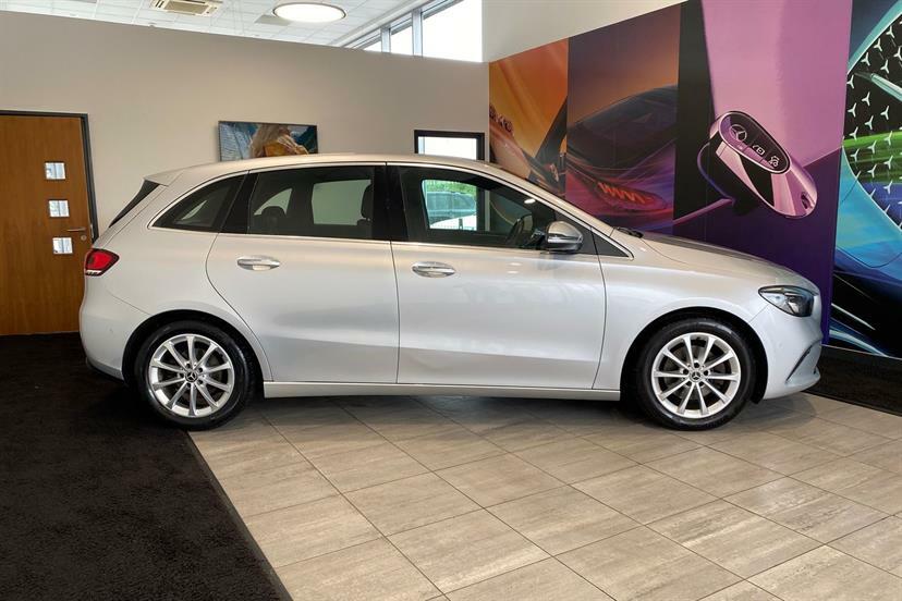 Mercedes-Benz B Class Mpv Black #18