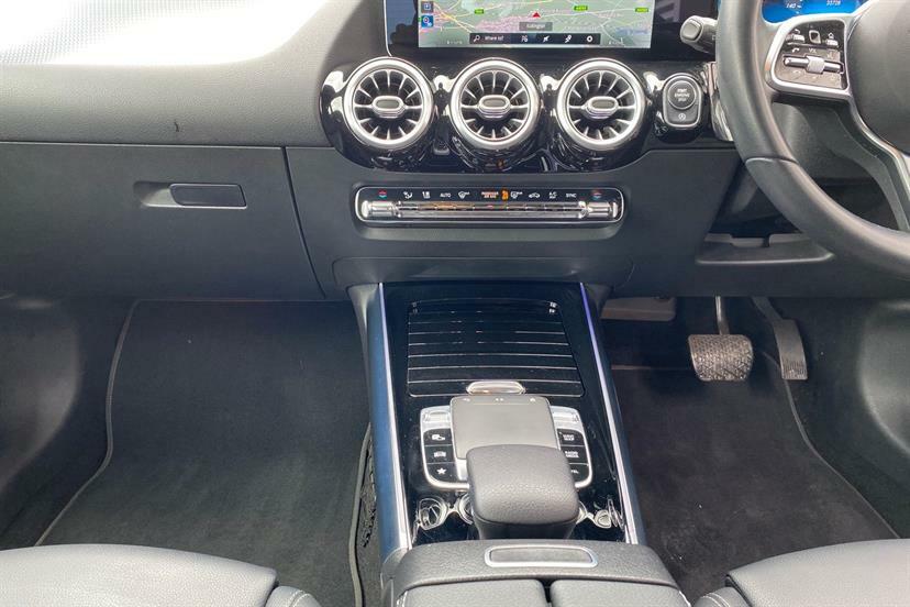 Mercedes-Benz B Class Mpv Black #7