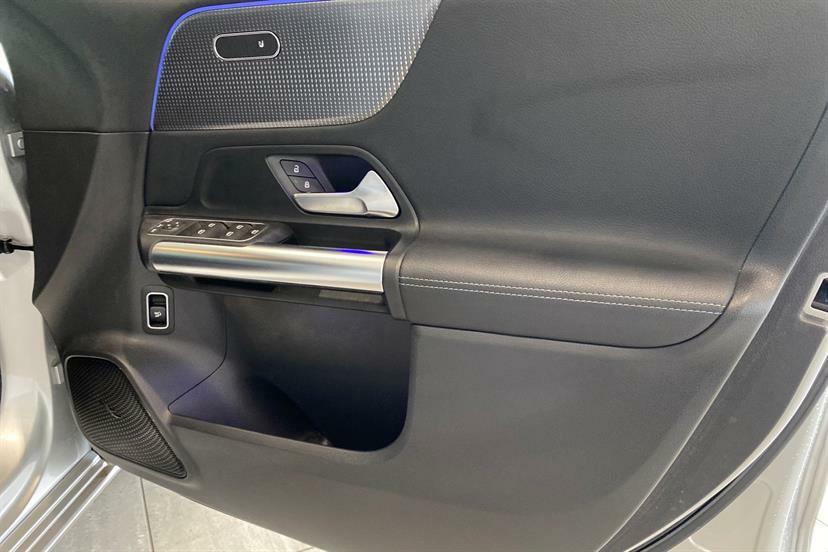 Mercedes-Benz B Class Mpv Black #23