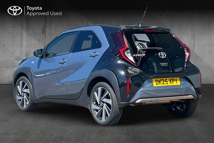 Toyota Aygo X 1.0 Vvt-i Exclusive Black #3