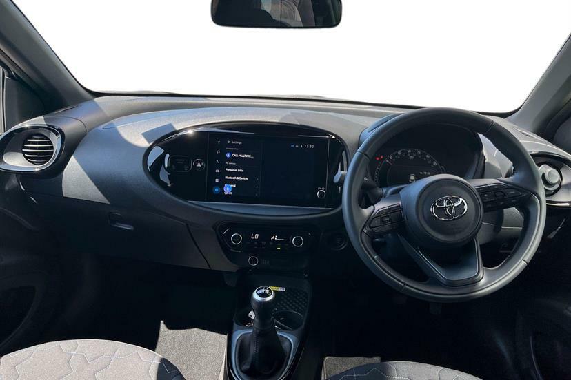 Toyota Aygo X 1.0 Vvt-i Exclusive Black #6