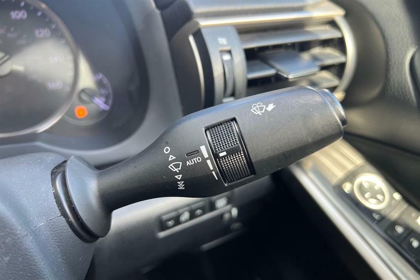 Lexus IS Is 300H Premier Cvt Silver #16