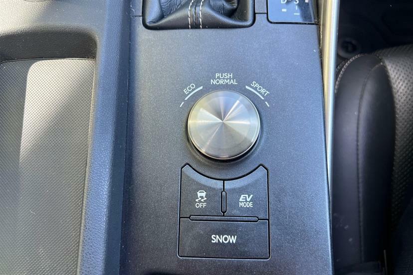 Lexus IS 300H F Sport White #19