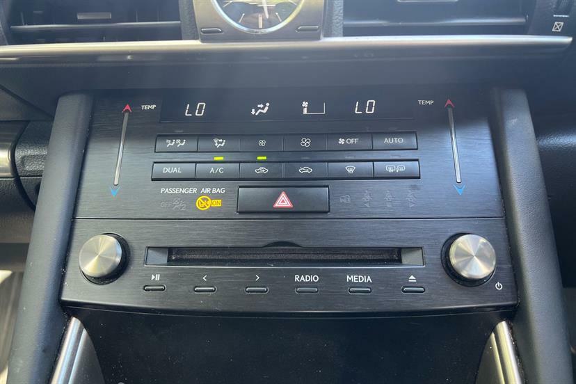 Lexus IS Is 300H Premier Cvt Silver #17