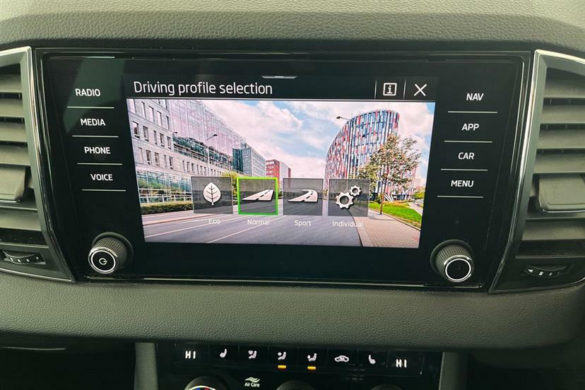 Skoda Karoq Se Technology Blue #25
