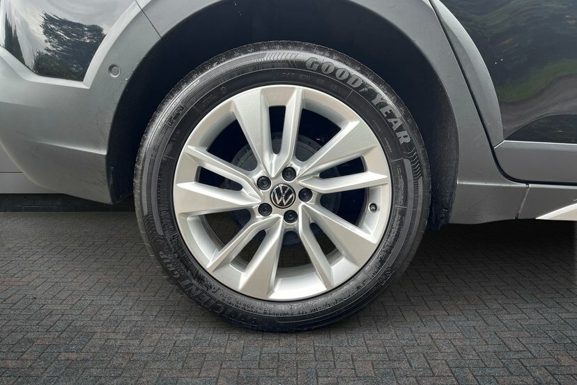Volkswagen Taigo 1.0 Tsi Match Suv 95 Ps Low In GD25XWK Black #5