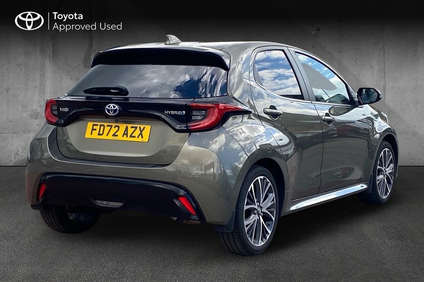 Toyota Yaris 1.5 Vvt-h Excel Hatchback Hybrid E-cvt FD72AZX Brown #2