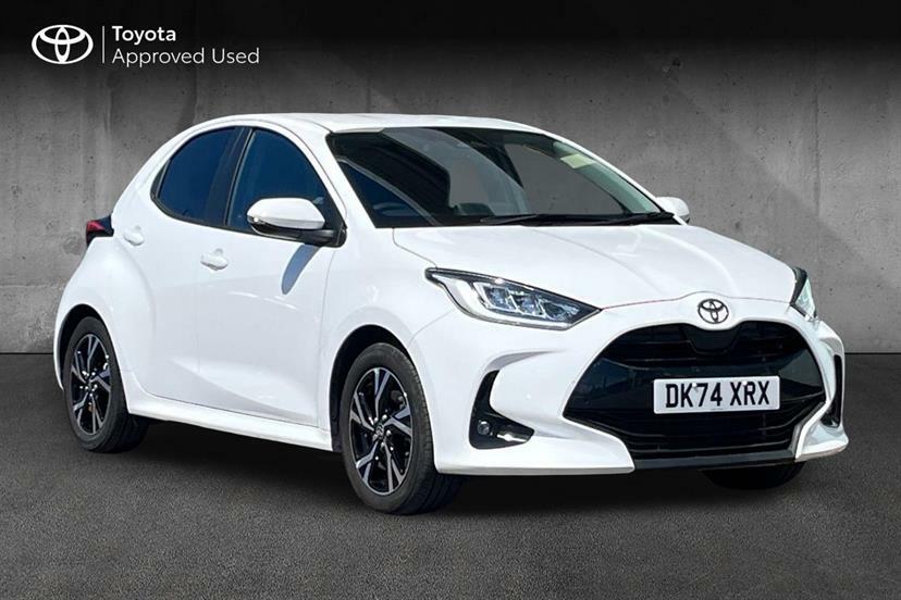 Toyota Yaris 1.5 Hybrid Design Cvt White