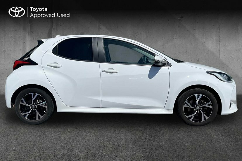 Toyota Yaris 1.5 Vvt-h Design Hatchback Hybrid E-cvt DK74XRX White #4