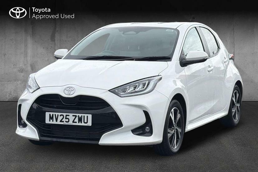 Toyota Yaris 1.5 Hybrid Design Cvt White #3