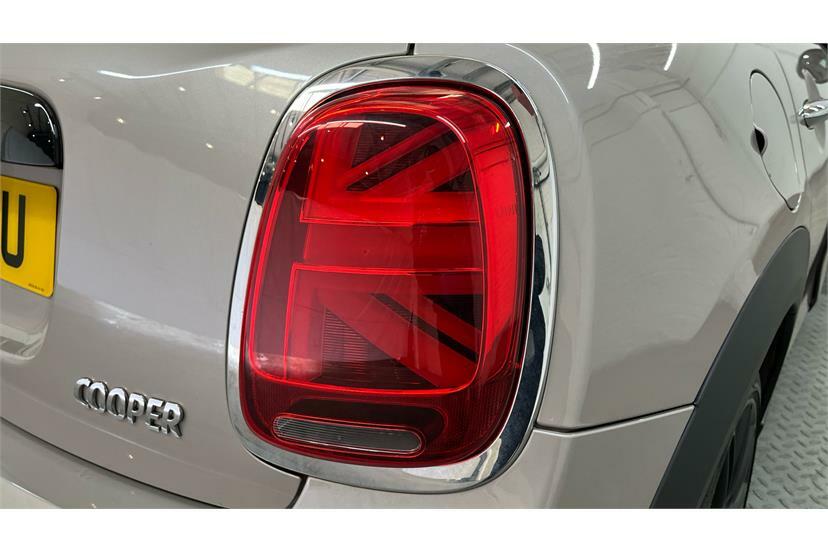 Mini Hatch 1.5 Cooper Exclusive Premium Plus Black #20