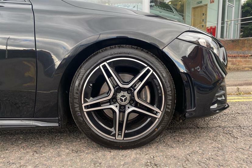 Mercedes-Benz A Class A200 Amg Line Executive Black #4
