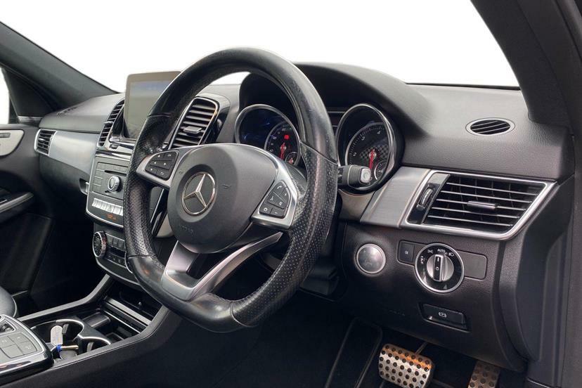 Mercedes-Benz GLE Class 250D 4Matic Amg Night Ed Prem 9G-tronic Black #4