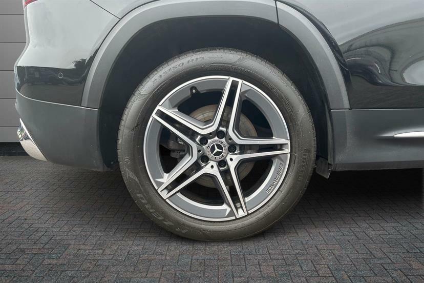 Mercedes-Benz GLB Class 220D 4Matic Amg Line Premium 8G-tronic Black #4