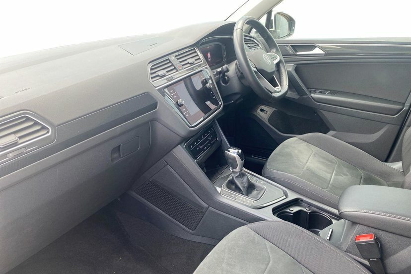 Volkswagen Tiguan 1.5 Tsi Elegance Suv Dsg 150 Ps YG71VOK White #2