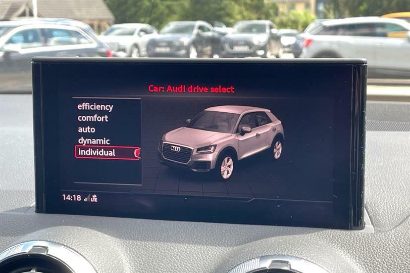Audi Q2 30 Tfsi Black Edition Black #32