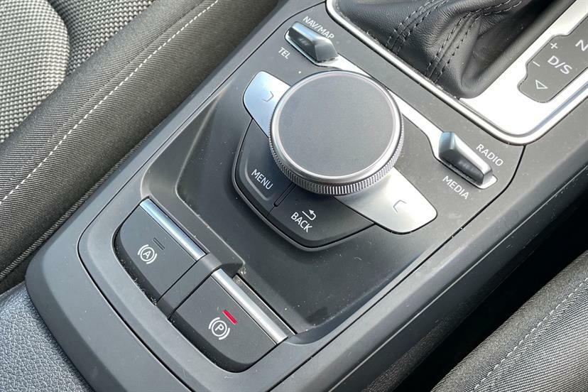 Audi Q2 30 Tfsi Black Edition Black #26