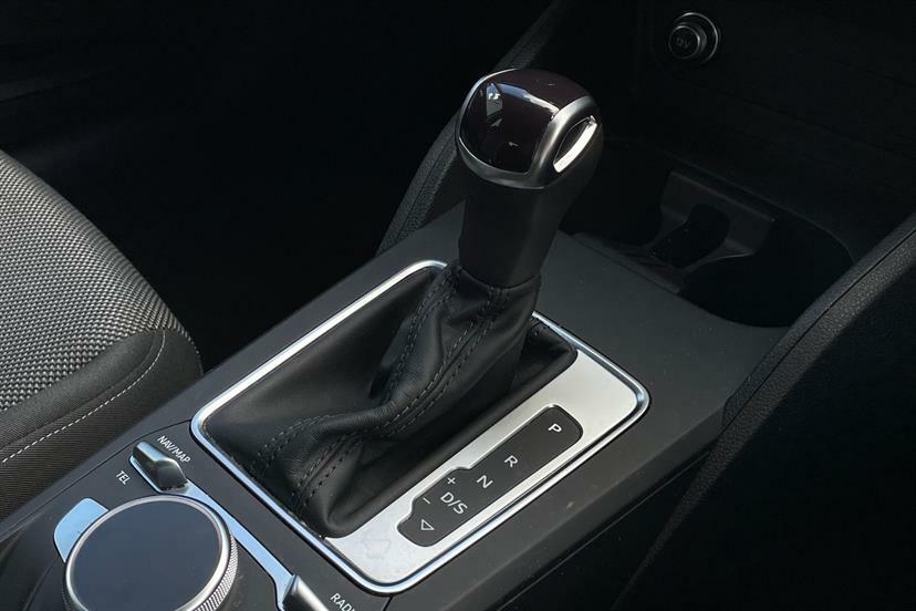 Audi Q2 30 Tfsi Black Edition Black #25