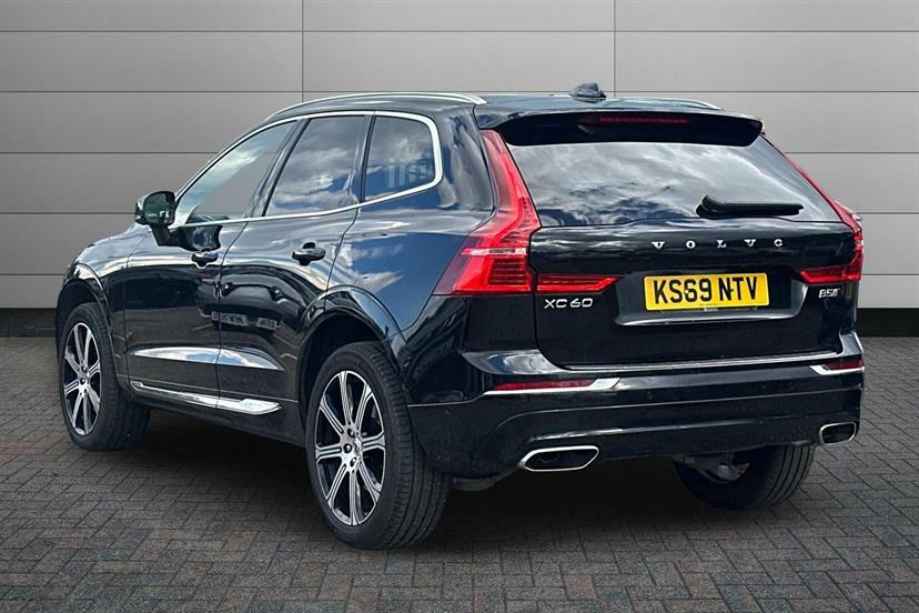 Volvo XC60 2.0 B5d Inscription Pro Awd Geartronic Black #2