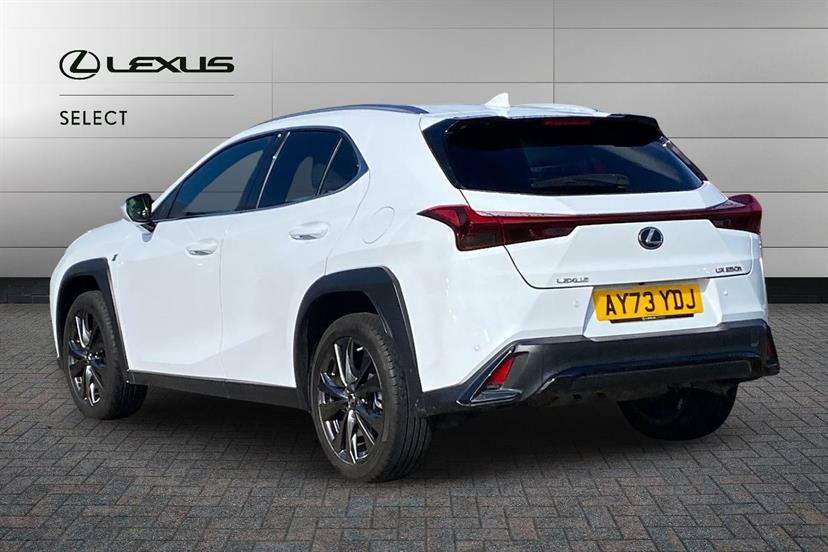 Lexus UX 250H 2.0 F-sport Design Cvt White #2