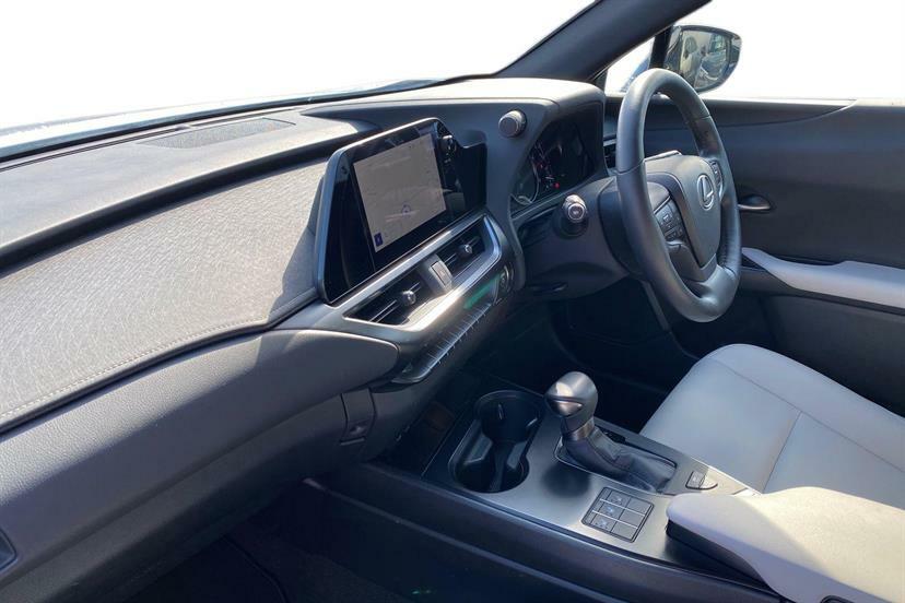 Lexus UX 250H 2.0 F-sport Design Cvt White #2