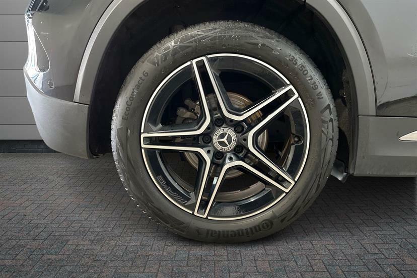 Mercedes-Benz GLA Class 200 Amg Line Premium Black #4