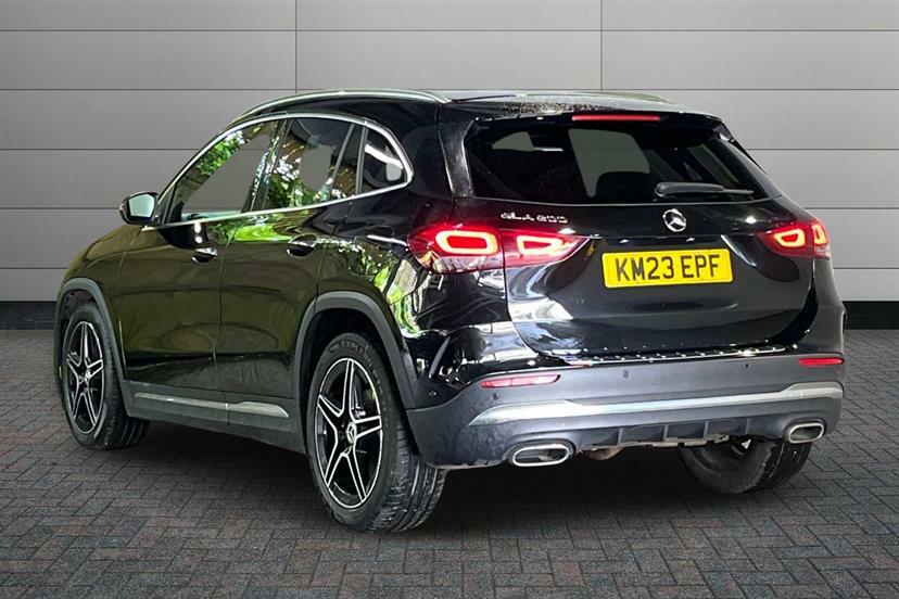 Mercedes-Benz GLA Class 200 Amg Line Premium Black #2